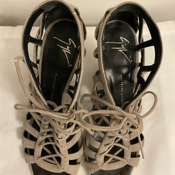 Authentic Giuseppe Zanotti heels - Picture 4 of 13